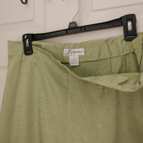 Dress Barn Light Green Satiny Pants Tapered Leg Embroidered Accents Side Zipper - Picture 2 of 4